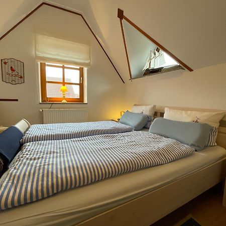 Ferienhaus Henny: 6 Geh-Minuten Vom Hafen. Privater Garten Jemgum Kültér fotó
