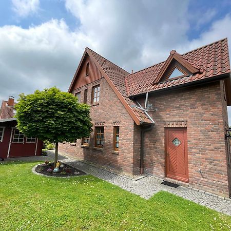 Ferienhaus Henny: 6 Geh-Minuten Vom Hafen. Privater Garten Jemgum Kültér fotó